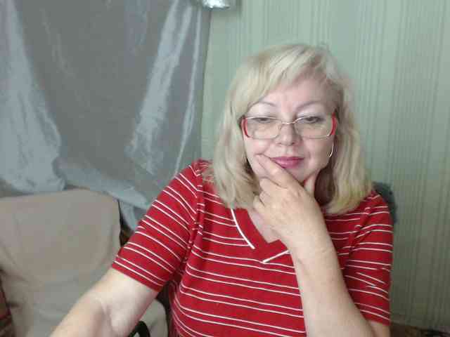 EvelynLoveShy webcam