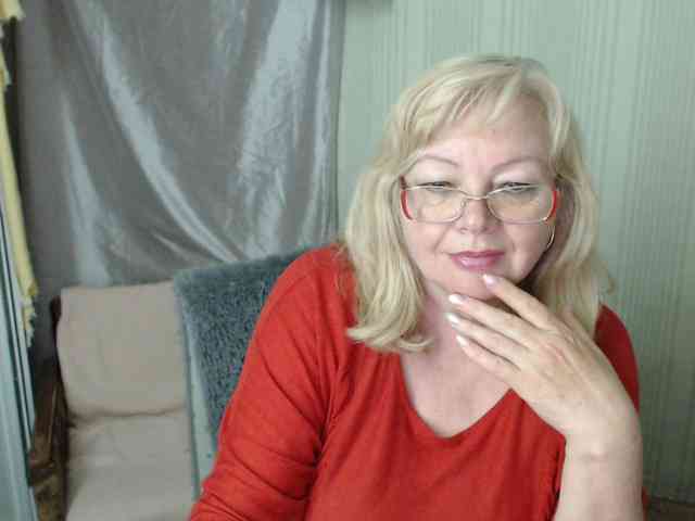 EvelynLoveShy webcam