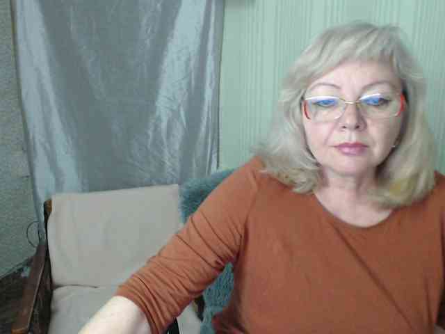 EvelynLoveShy webcam