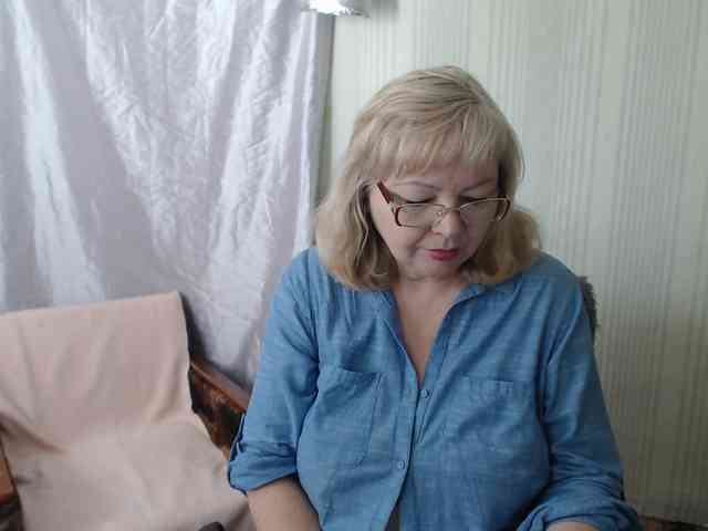 EvelynLoveShy webcam