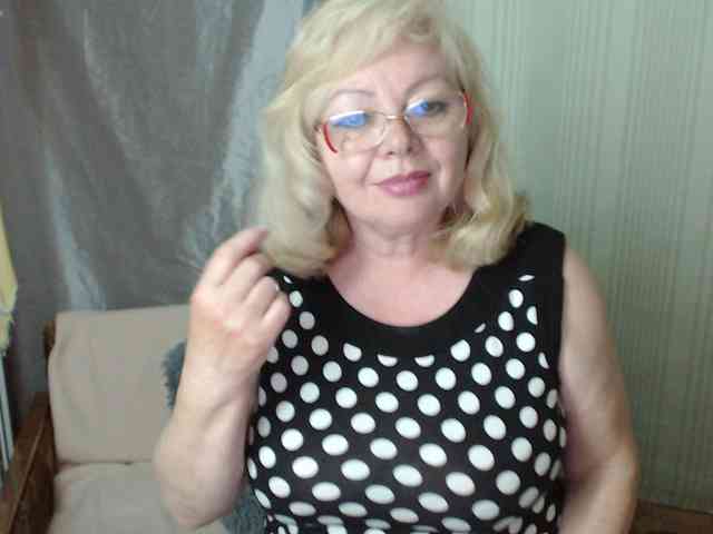 EvelynLoveShy webcam
