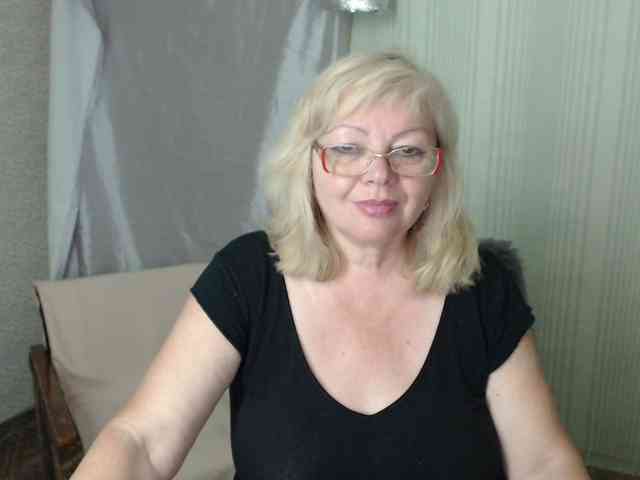 EvelynLoveShy webcam