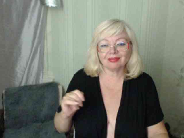 EvelynLoveShy webcam