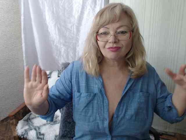 EvelynLoveShy webcam