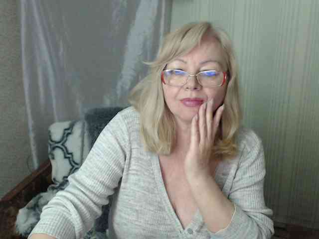 EvelynLoveShy webcam