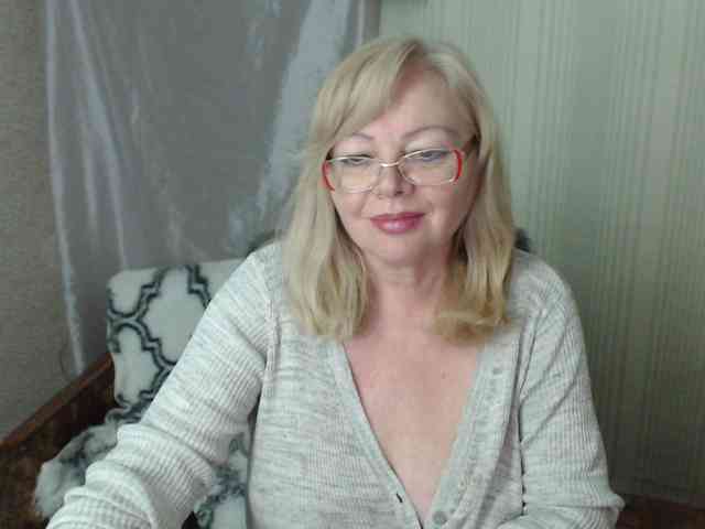 EvelynLoveShy webcam