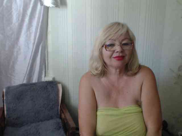 EvelynLoveShy webcam
