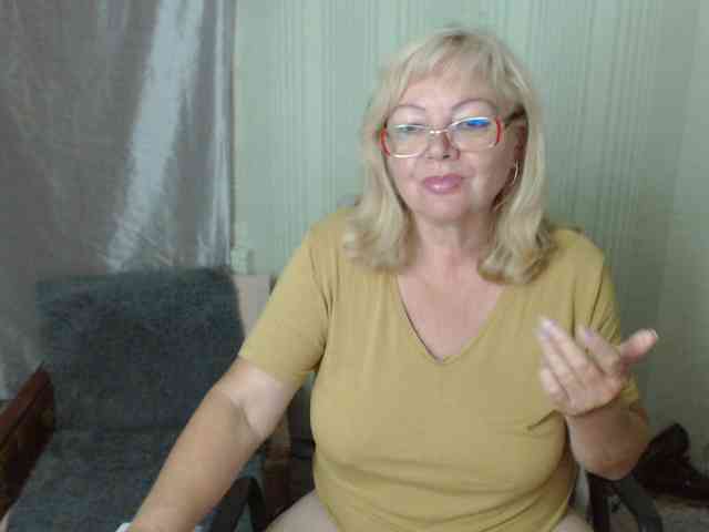 EvelynLoveShy webcam