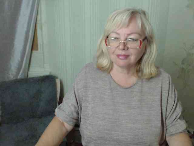 EvelynLoveShy webcam