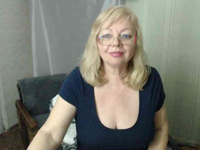 EvelynLoveShy webcam