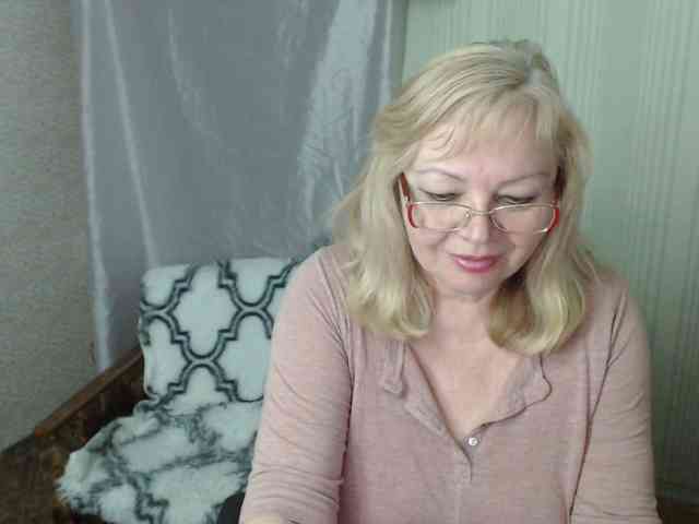 EvelynLoveShy webcam