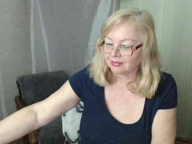 EvelynLoveShy webcam