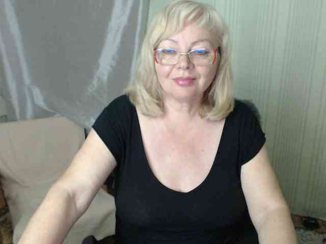 EvelynLoveShy webcam