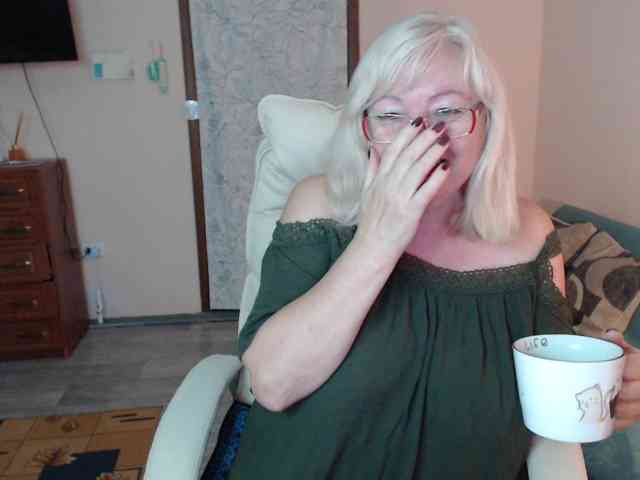 EvelynLoveShy webcam