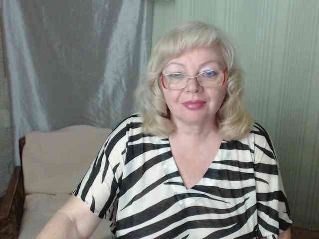 EvelynLoveShy webcam