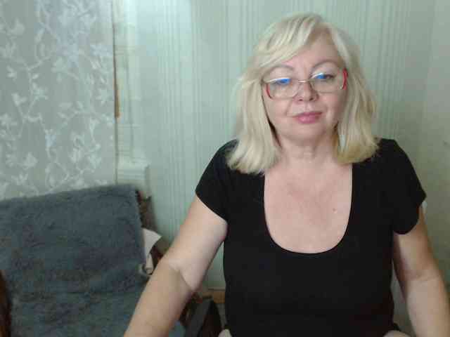 EvelynLoveShy webcam