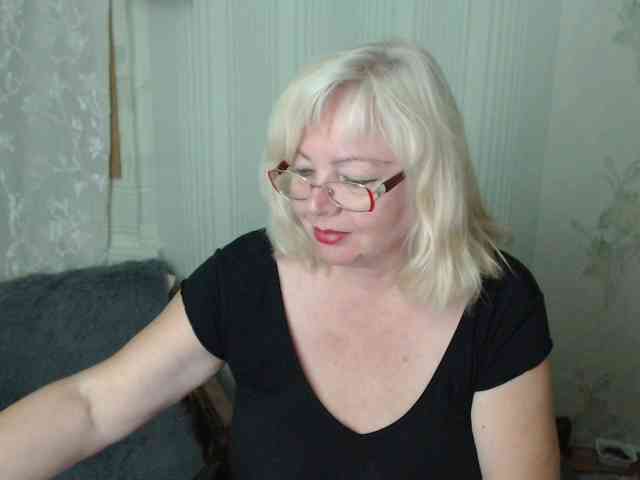 EvelynLoveShy webcam