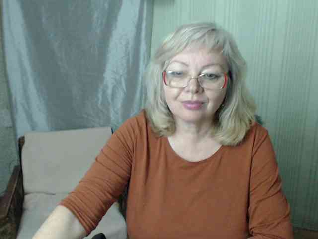 EvelynLoveShy webcam