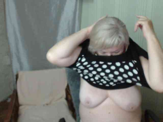 EvelynLoveShy webcam