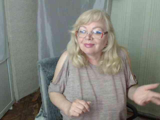 EvelynLoveShy webcam
