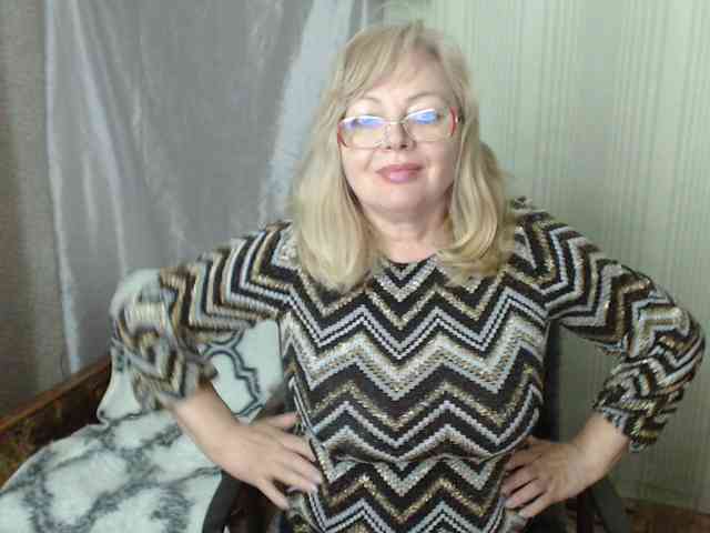 EvelynLoveShy webcam