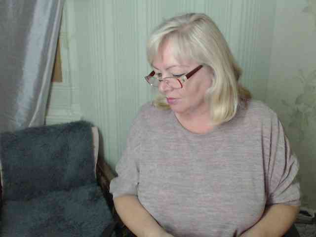 EvelynLoveShy webcam