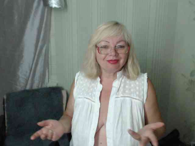 EvelynLoveShy webcam