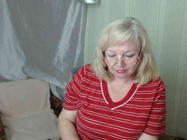 EvelynLoveShy webcam