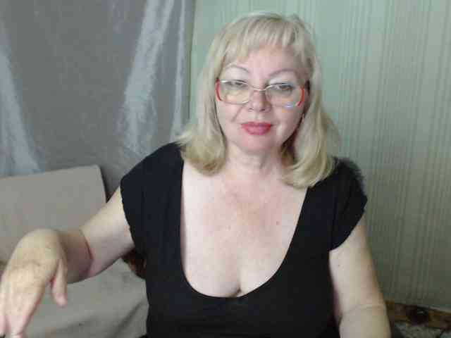 EvelynLoveShy webcam