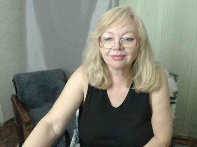 EvelynLoveShy webcam