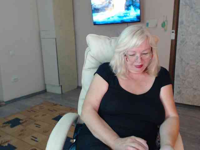 EvelynLoveShy webcam