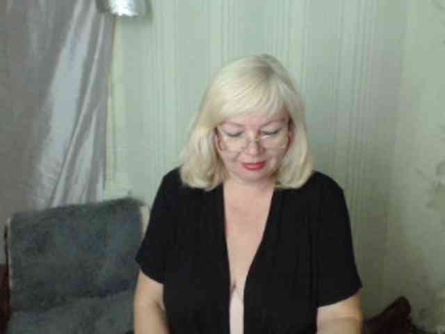 EvelynLoveShy webcam
