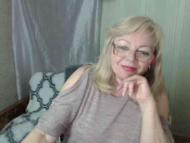 EvelynLoveShy webcam