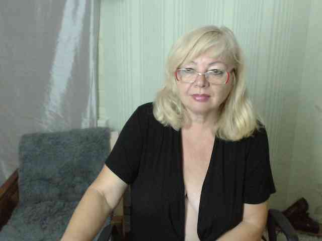 EvelynLoveShy webcam