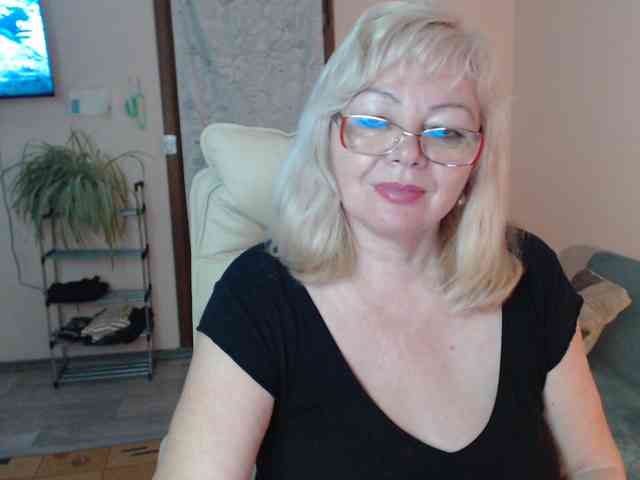 EvelynLoveShy
