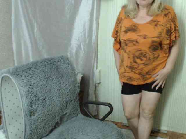 EvelynLoveShy webcam