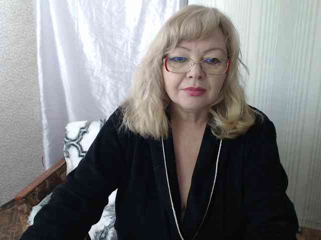 EvelynLoveShy webcam