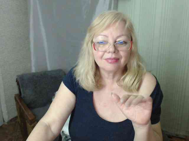 EvelynLoveShy webcam