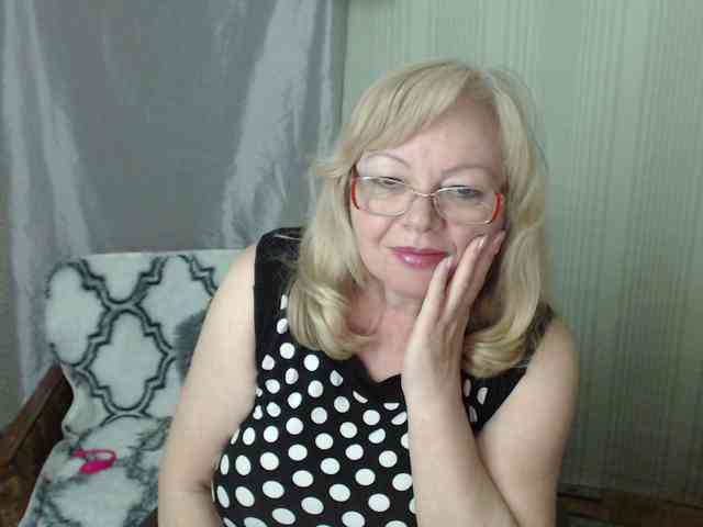 EvelynLoveShy webcam