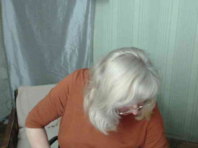 EvelynLoveShy webcam