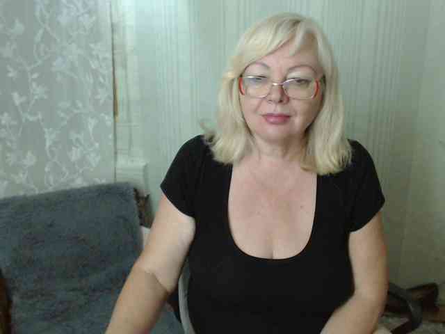 EvelynLoveShy webcam