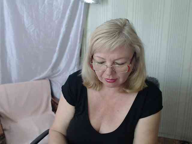 EvelynLoveShy webcam