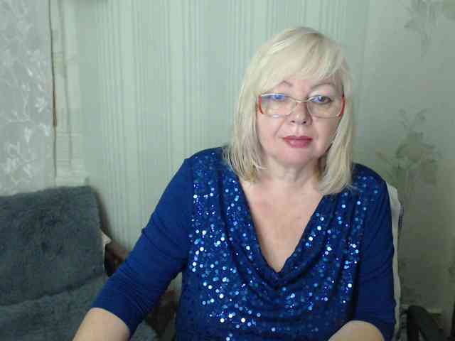 EvelynLoveShy webcam