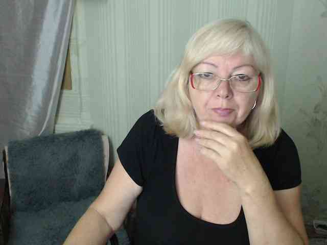 EvelynLoveShy webcam