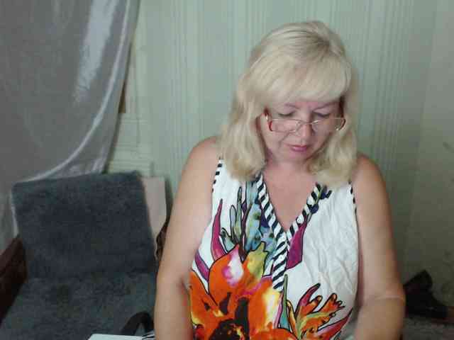 EvelynLoveShy webcam