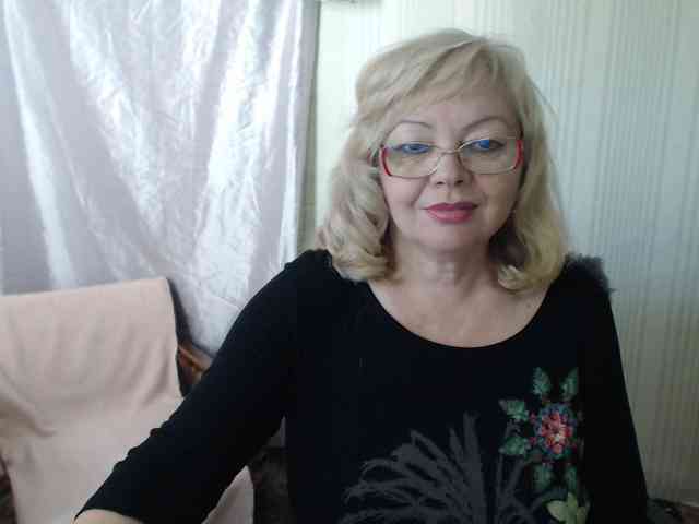 EvelynLoveShy webcam