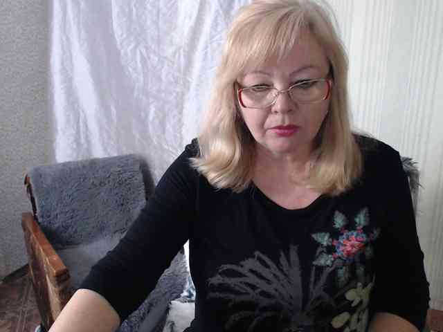 EvelynLoveShy webcam