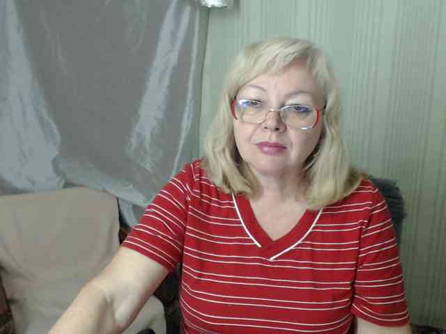 EvelynLoveShy webcam