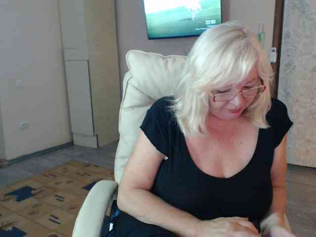 EvelynLoveShy webcam