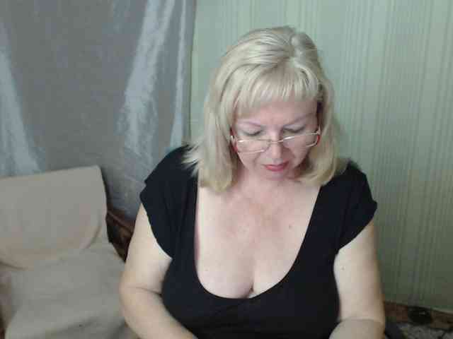 EvelynLoveShy webcam